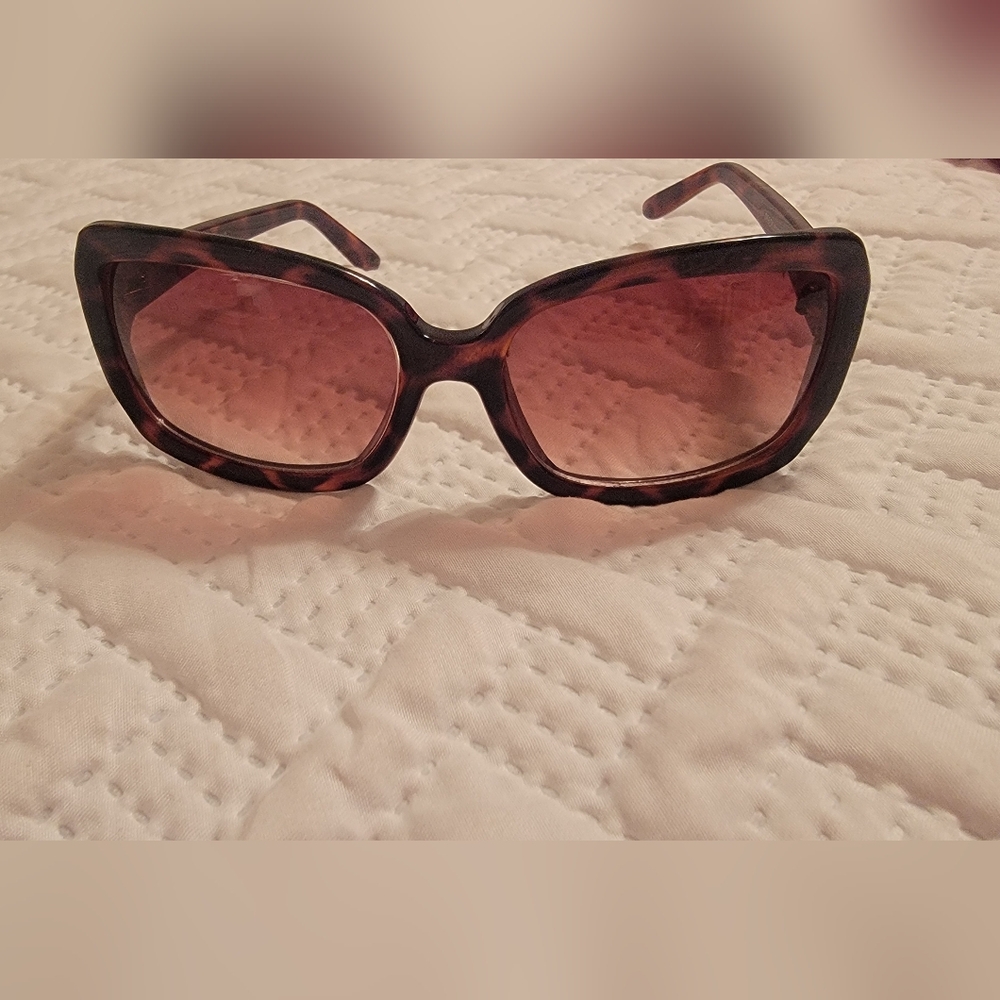 Tortoise Shell Sunglasses - Picture 2 of 3